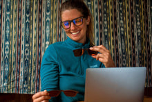 Load image into Gallery viewer, Glo Clip'N'Go 3 in 1 Blue Light Blockers